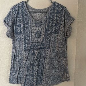 Style and company size large blue and gray short sleeve top